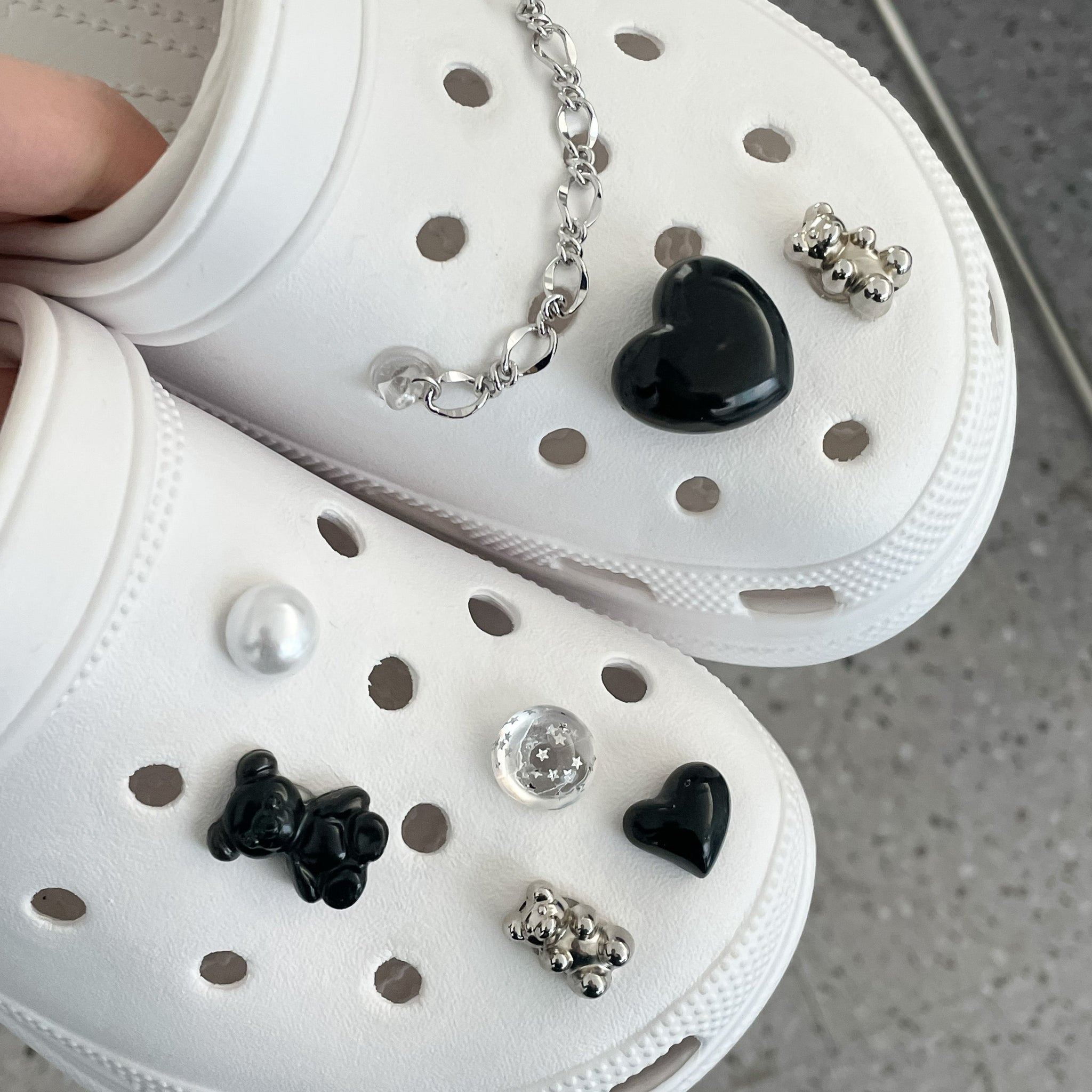 elle belle/ black heart crocs charms set