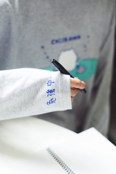 [預購] chiikawa/ 長袖 Tee / chiikawa 除草考試 勉強中